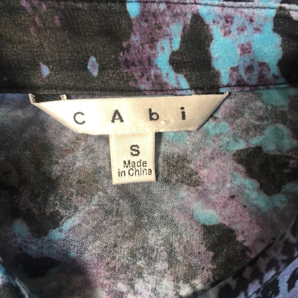 Cabi Semi Semi-Opaque Python Hidden Button Blouse… - image 3
